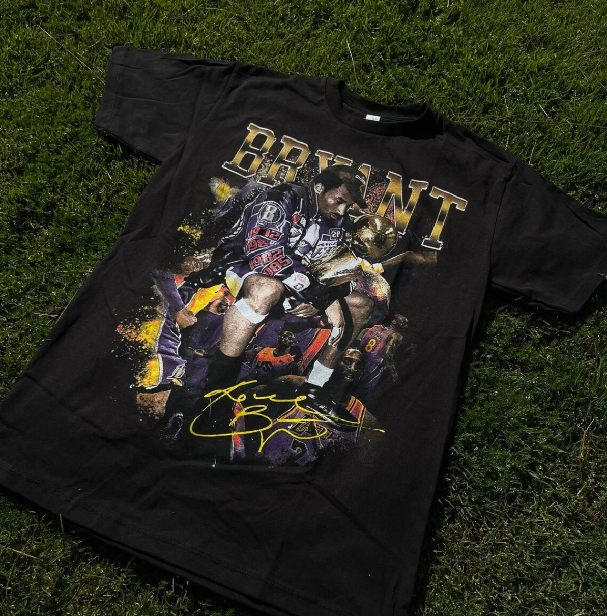 Kobe Bryant Championship Ring Basketball Graphic T-Men's Women's T-Shirt